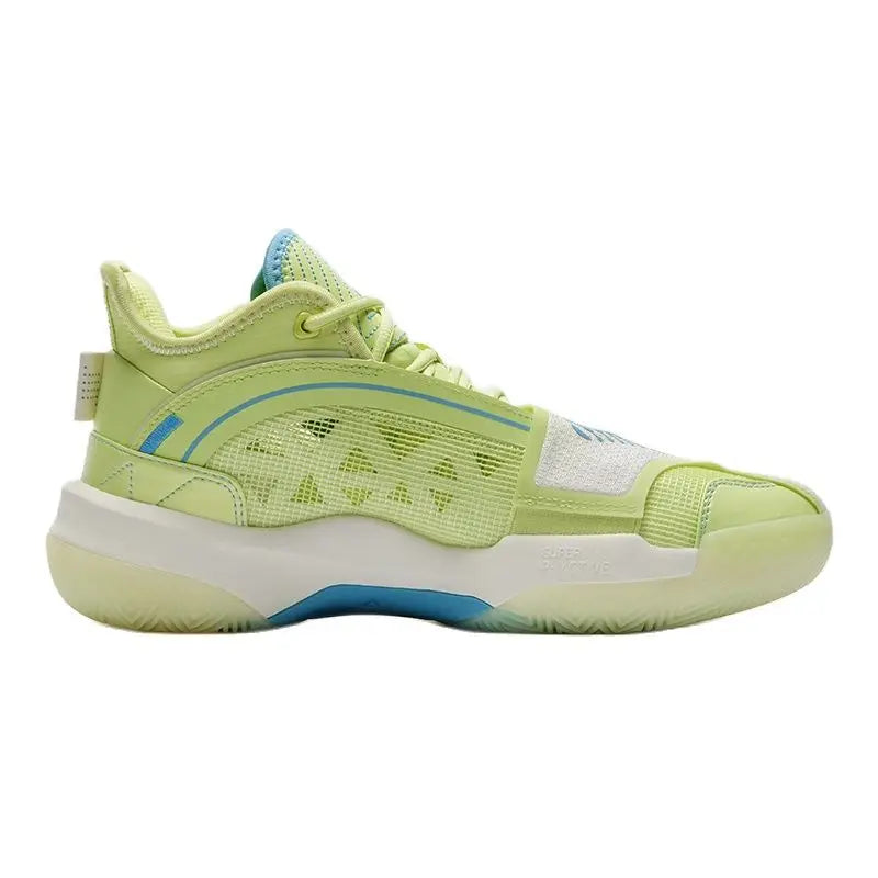 Peak Triangle court shoe in pale green, side view.